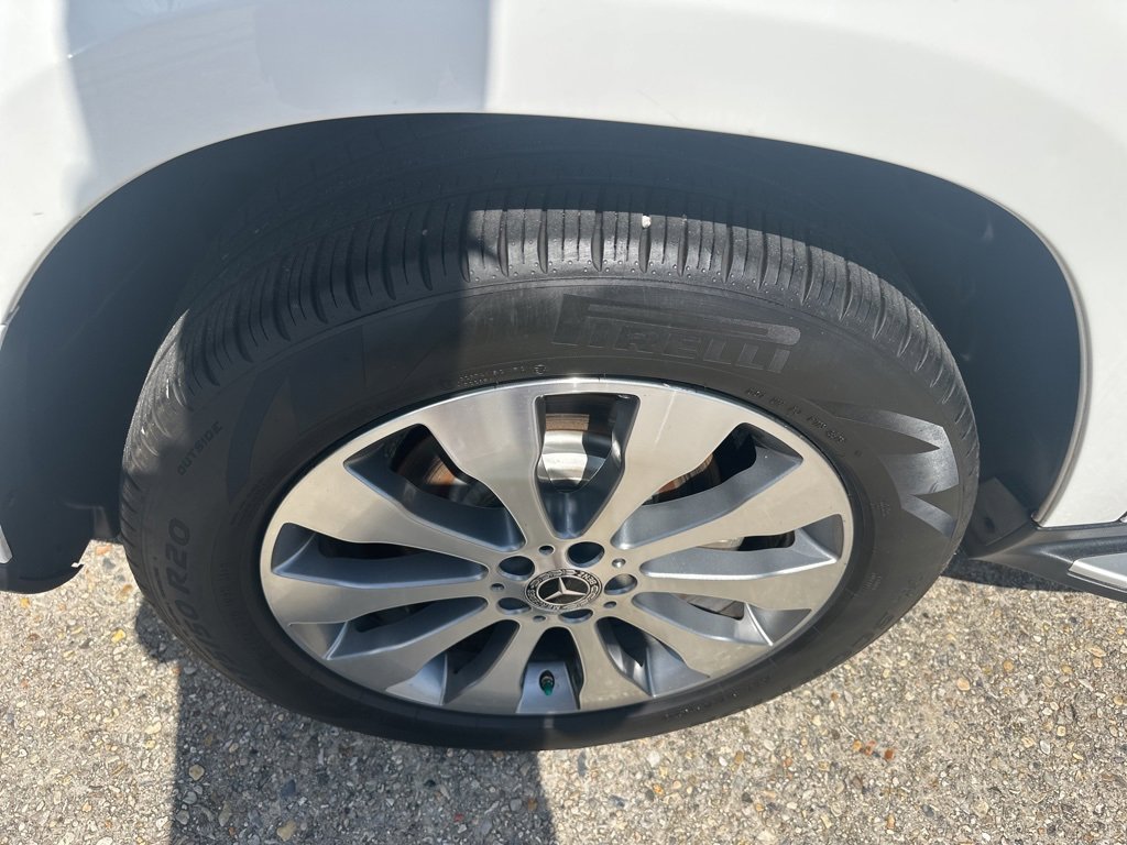 Vehicle image 17 of 24