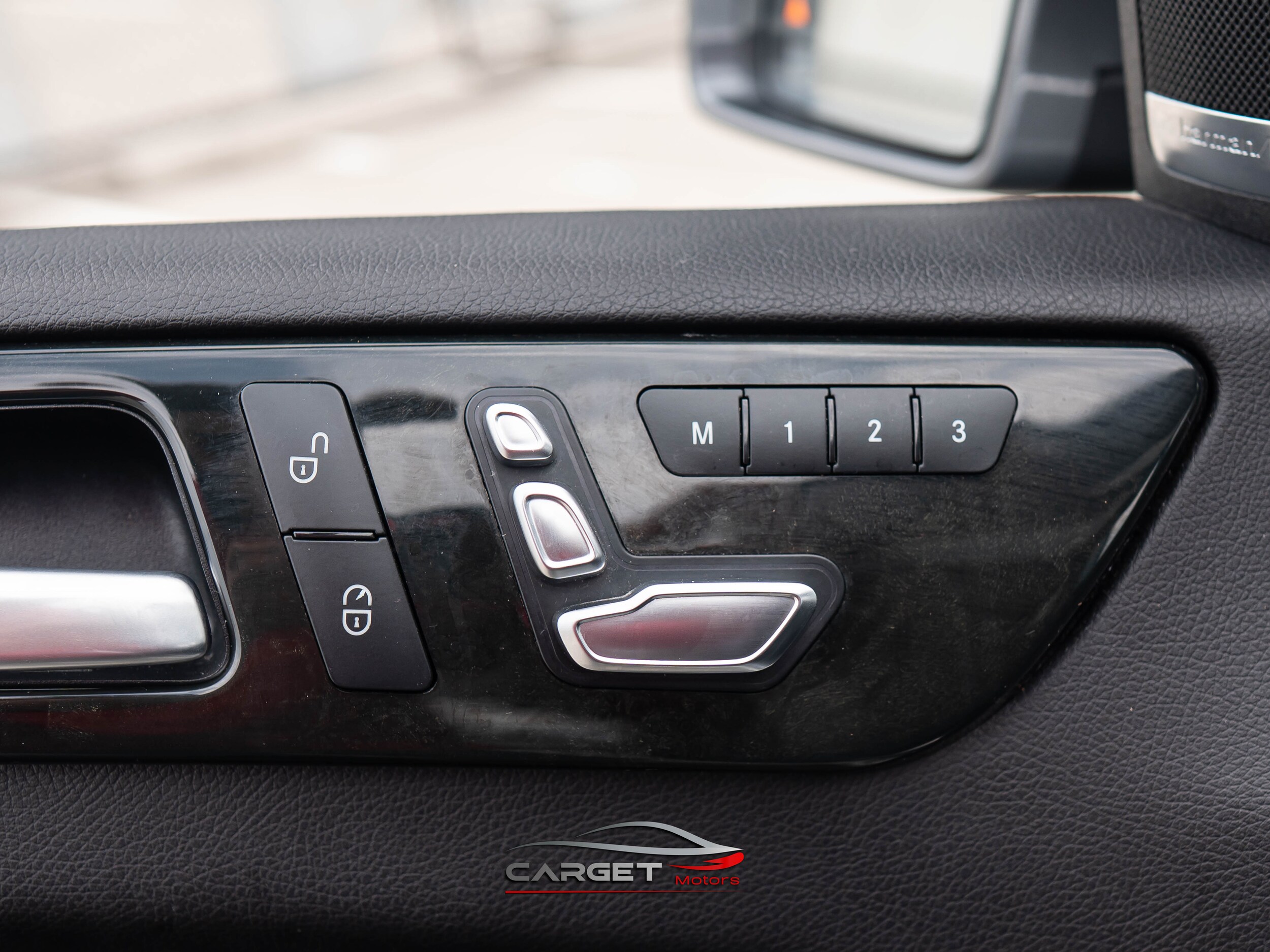 Vehicle image 39 of 53