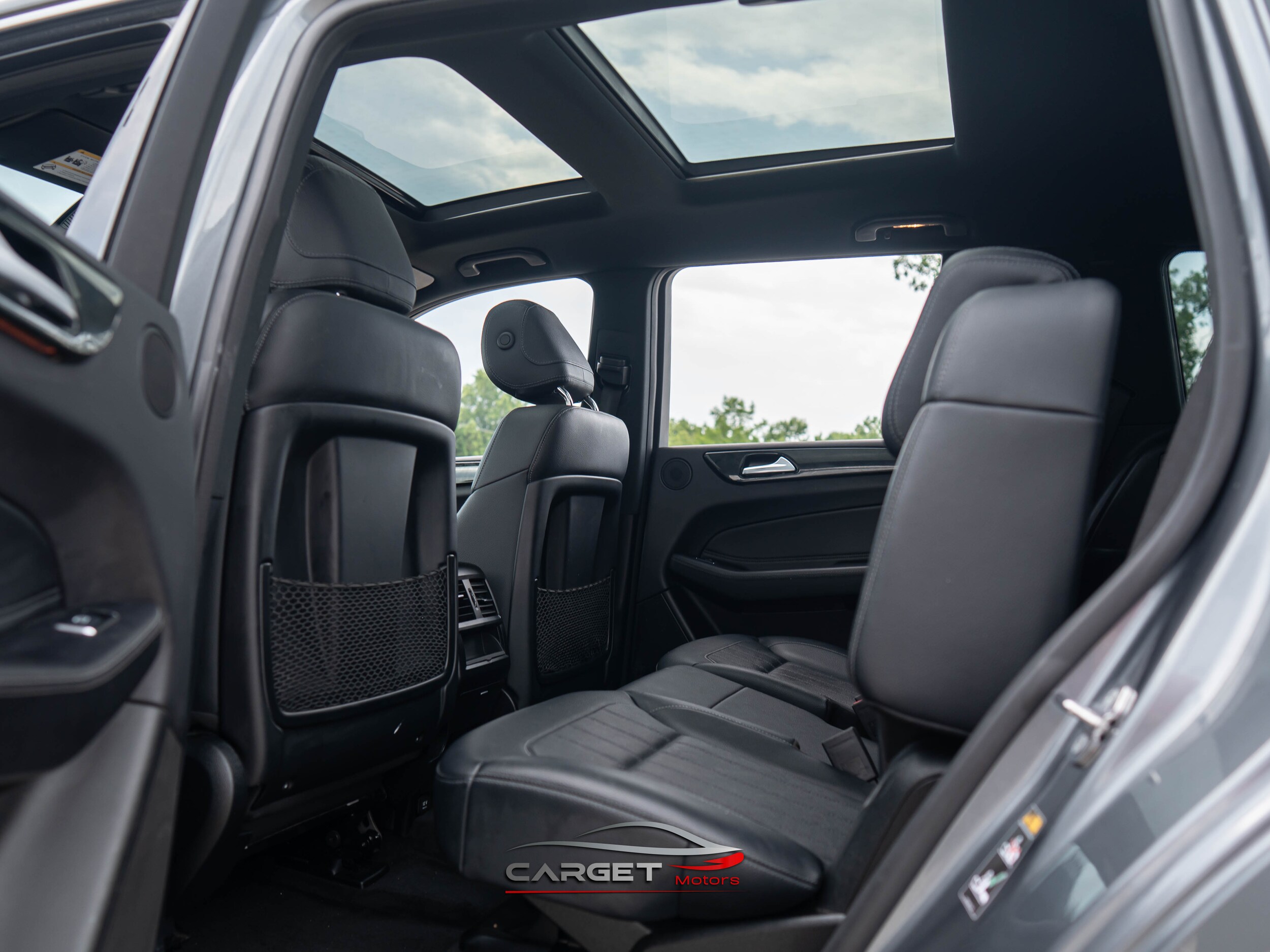 Vehicle image 21 of 53