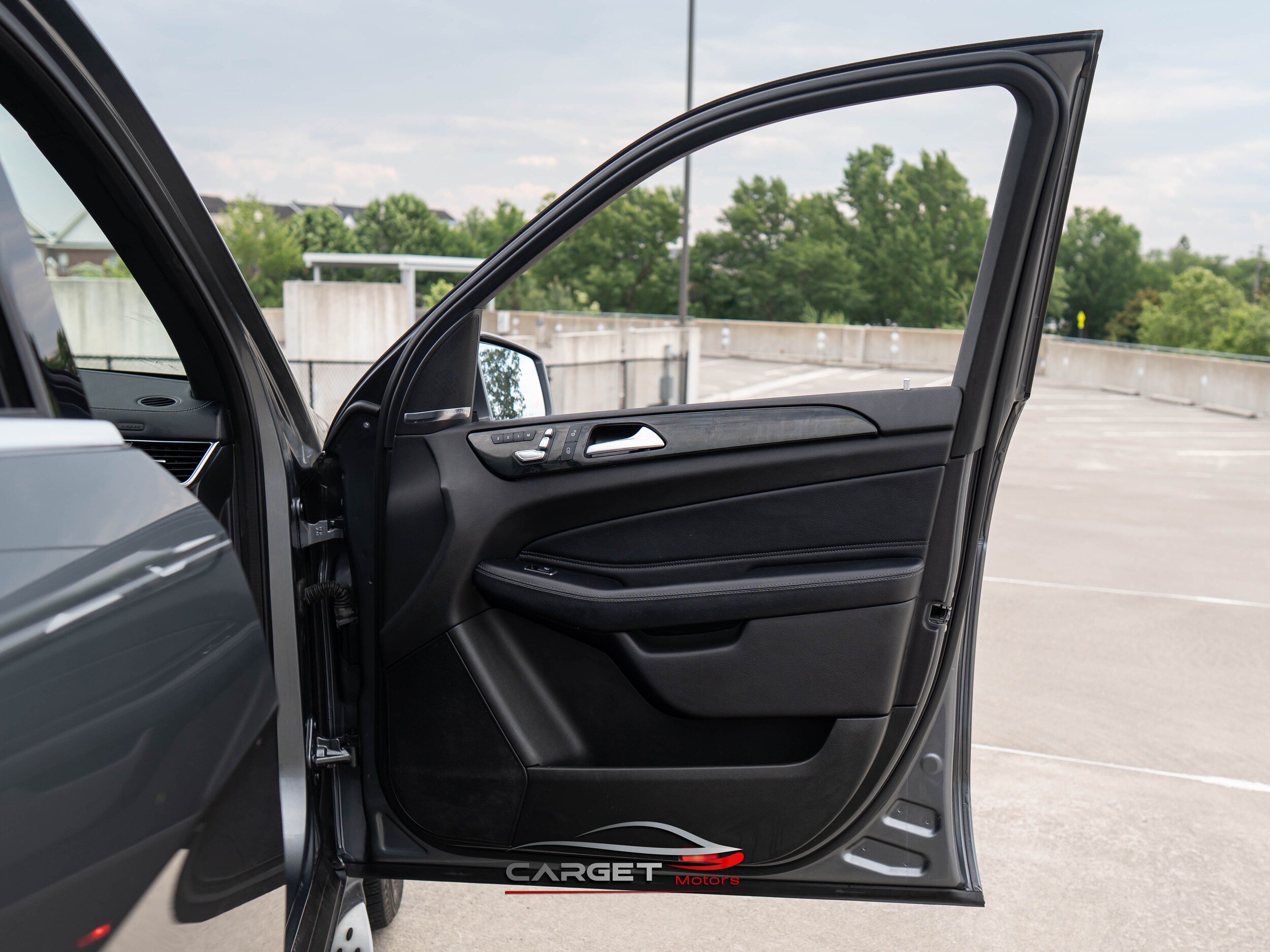 Vehicle image 42 of 53