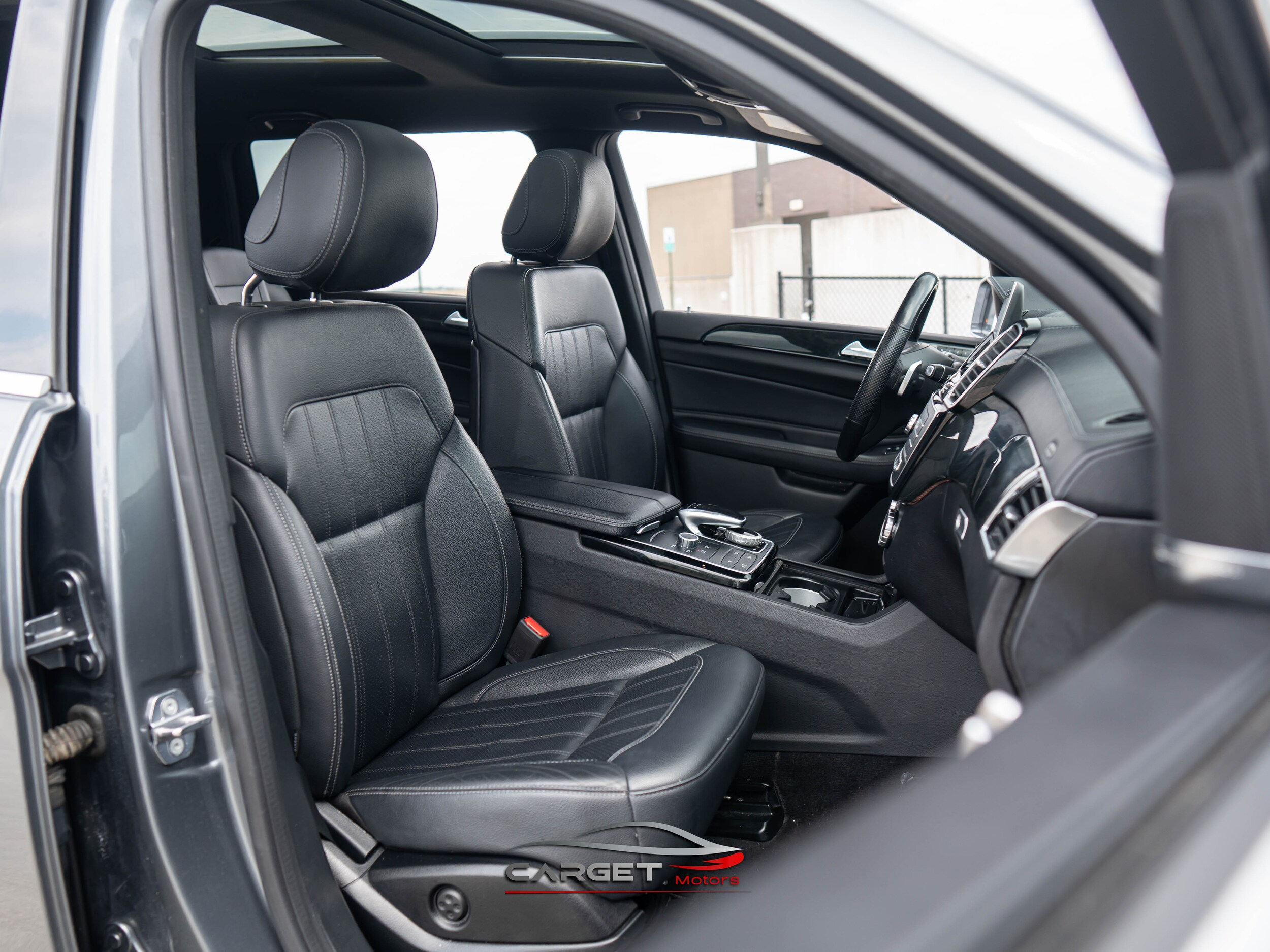 Vehicle image 16 of 53