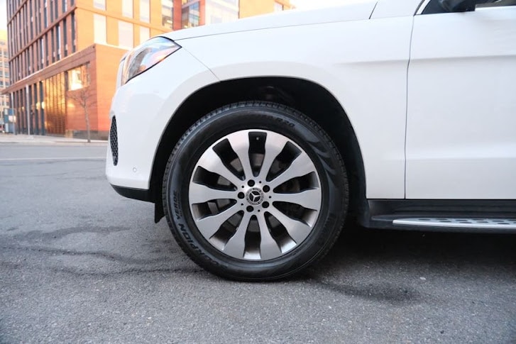 Vehicle image 9 of 47