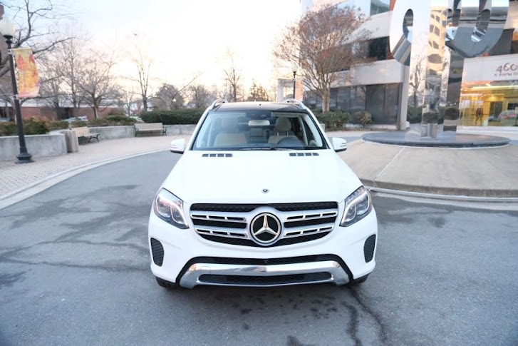 Vehicle image 2 of 47
