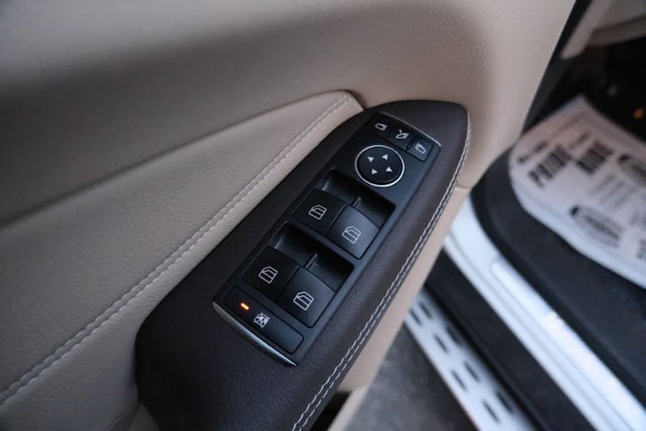 Vehicle image 19 of 47