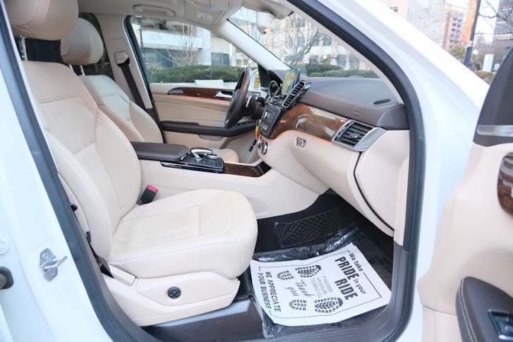 Vehicle image 36 of 47