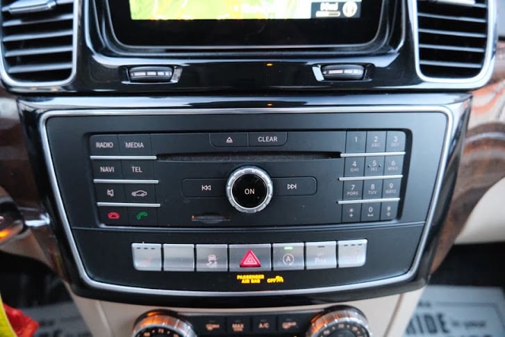 Vehicle image 31 of 47