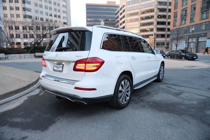 Vehicle image 5 of 47