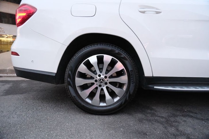 Vehicle image 13 of 47