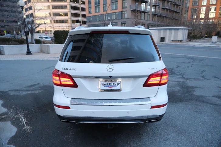 Vehicle image 6 of 47