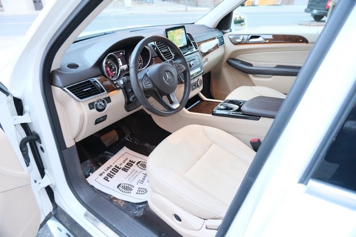 Vehicle image 15 of 47
