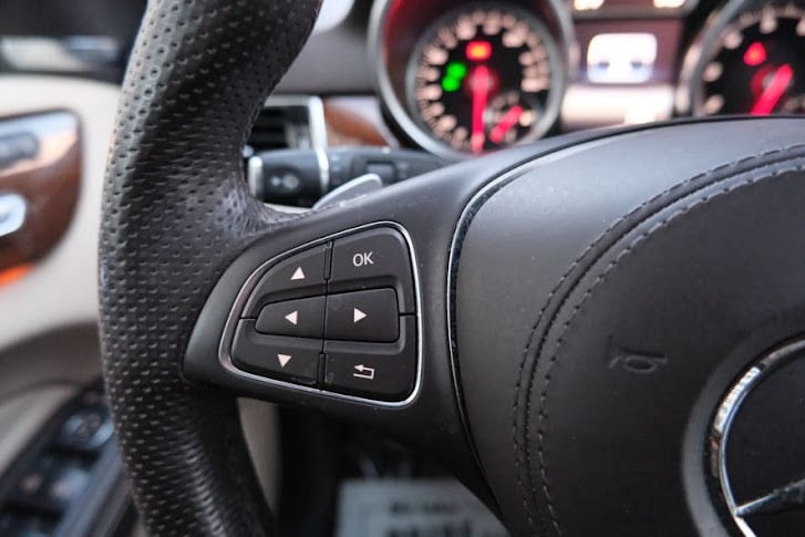 Vehicle image 41 of 47