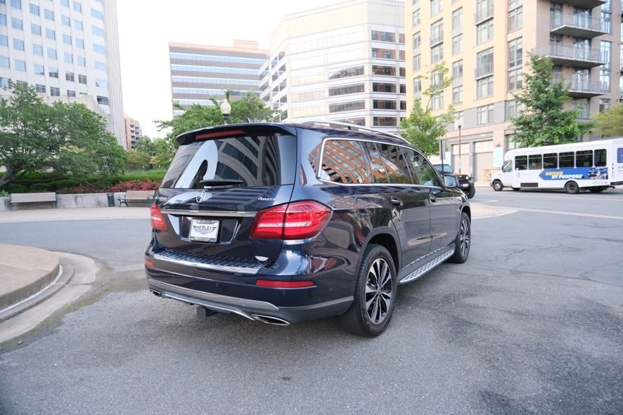 Vehicle image 5 of 46