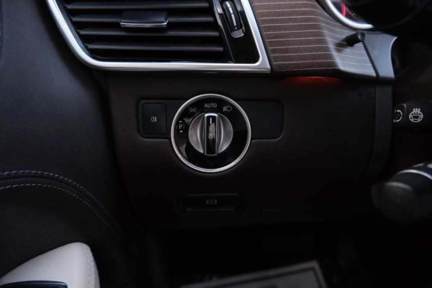 Vehicle image 40 of 46
