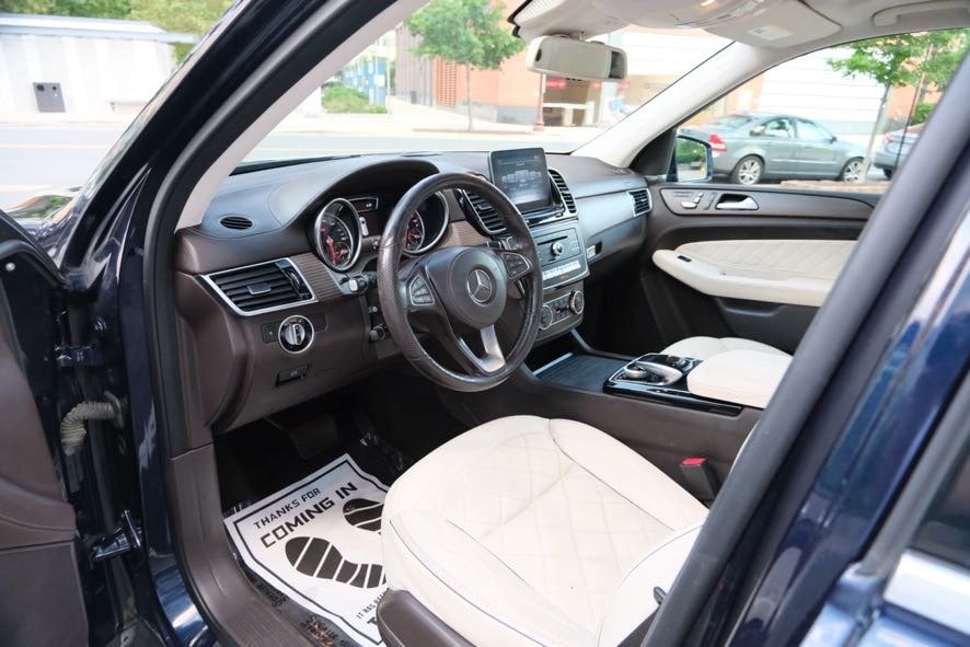 Vehicle image 13 of 46