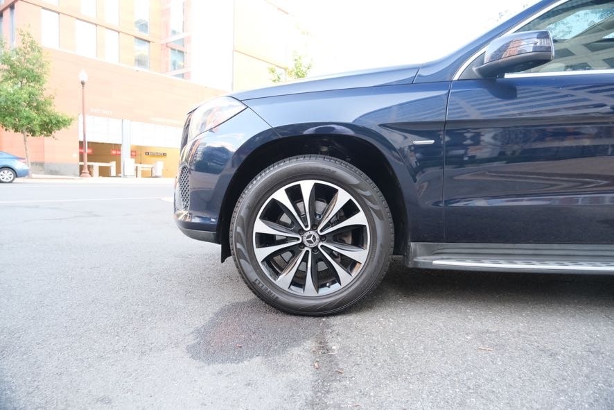 Vehicle image 7 of 46