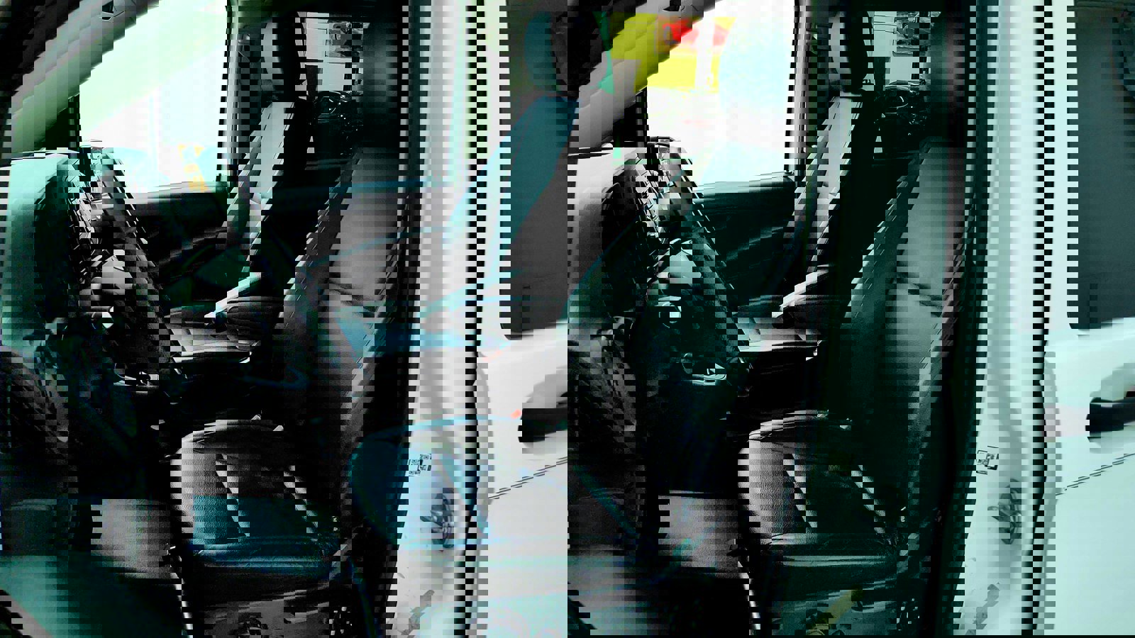 Vehicle image 23 of 34