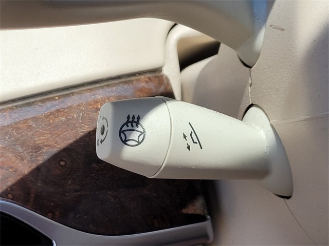 Vehicle image 31 of 43
