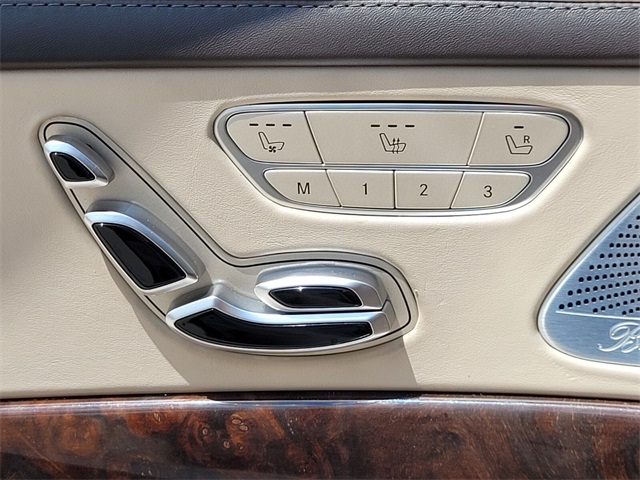 Vehicle image 29 of 43