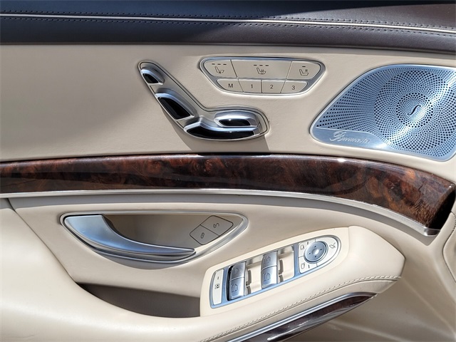 Vehicle image 27 of 43