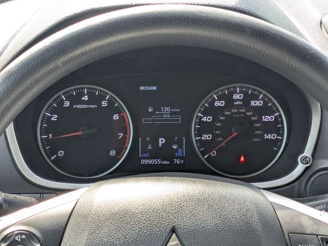 Vehicle image 18 of 32