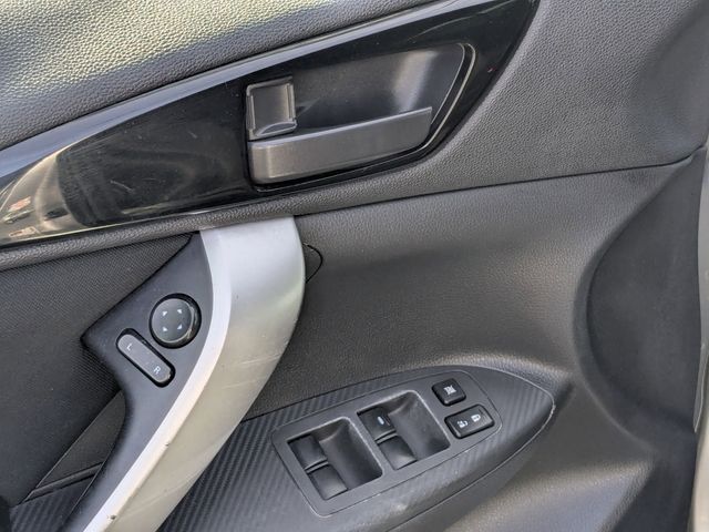 Vehicle image 24 of 32