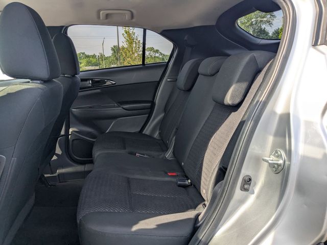 Vehicle image 13 of 32