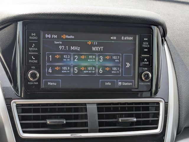 Vehicle image 21 of 32