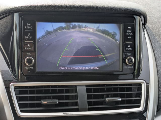 Vehicle image 20 of 32