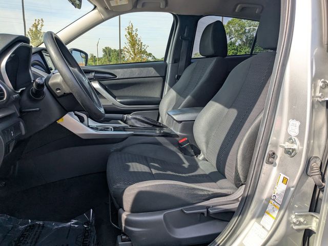 Vehicle image 15 of 32