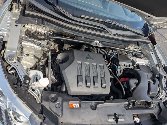 Vehicle image 9 of 32