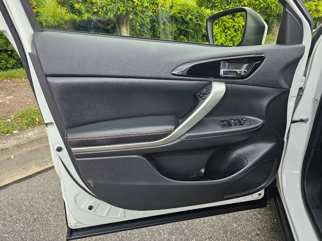 Vehicle image 10 of 38