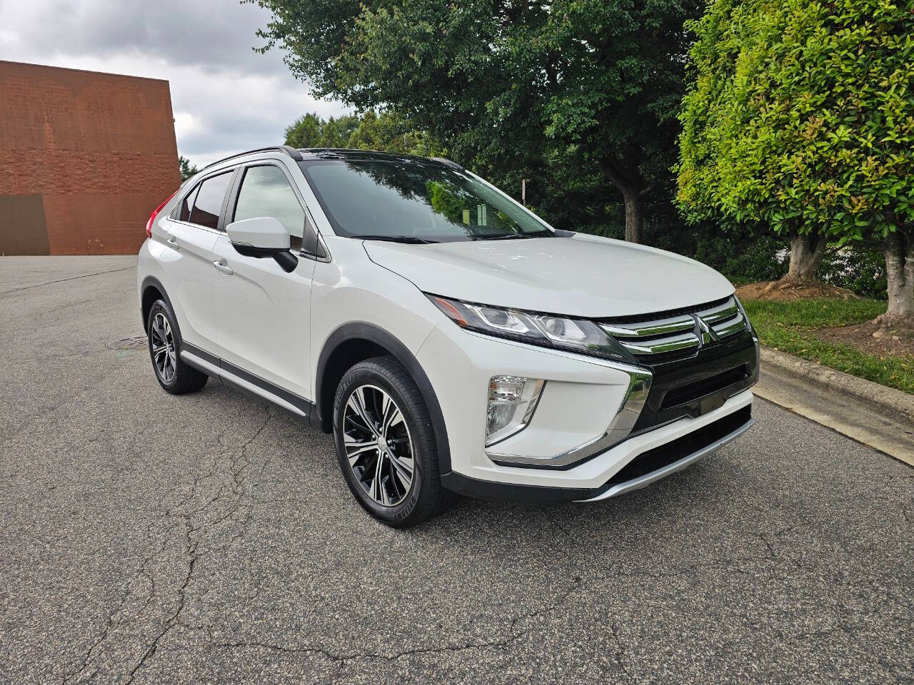 Vehicle image 3 of 38