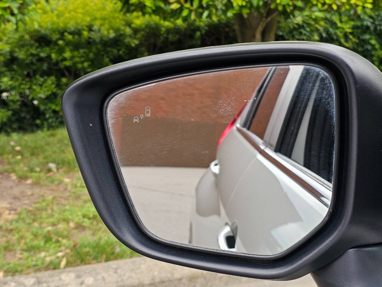 Vehicle image 9 of 38