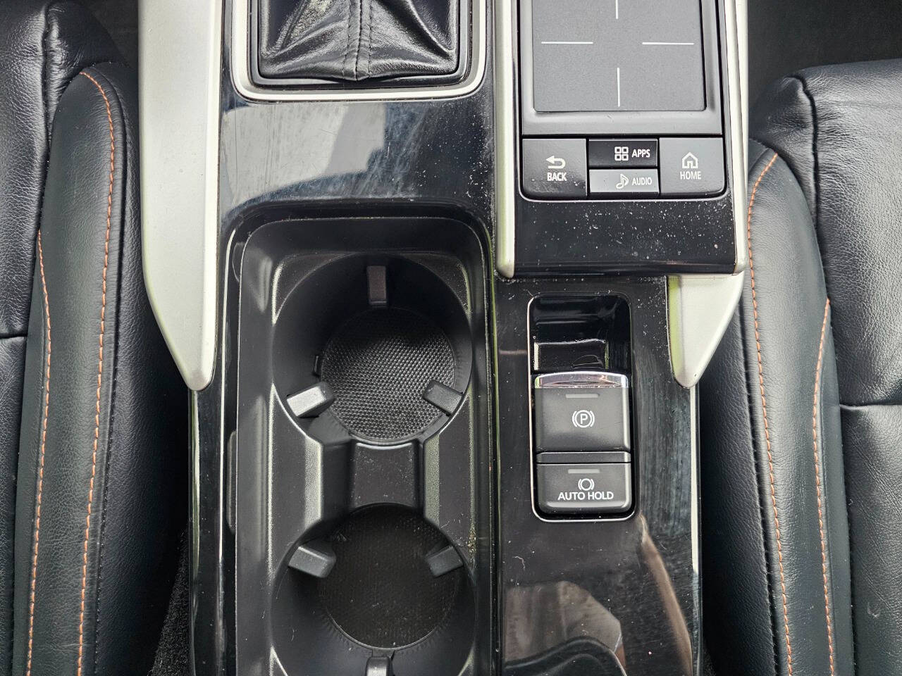Vehicle image 24 of 38