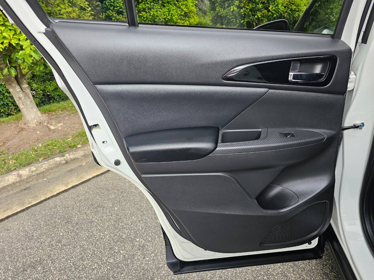 Vehicle image 28 of 38