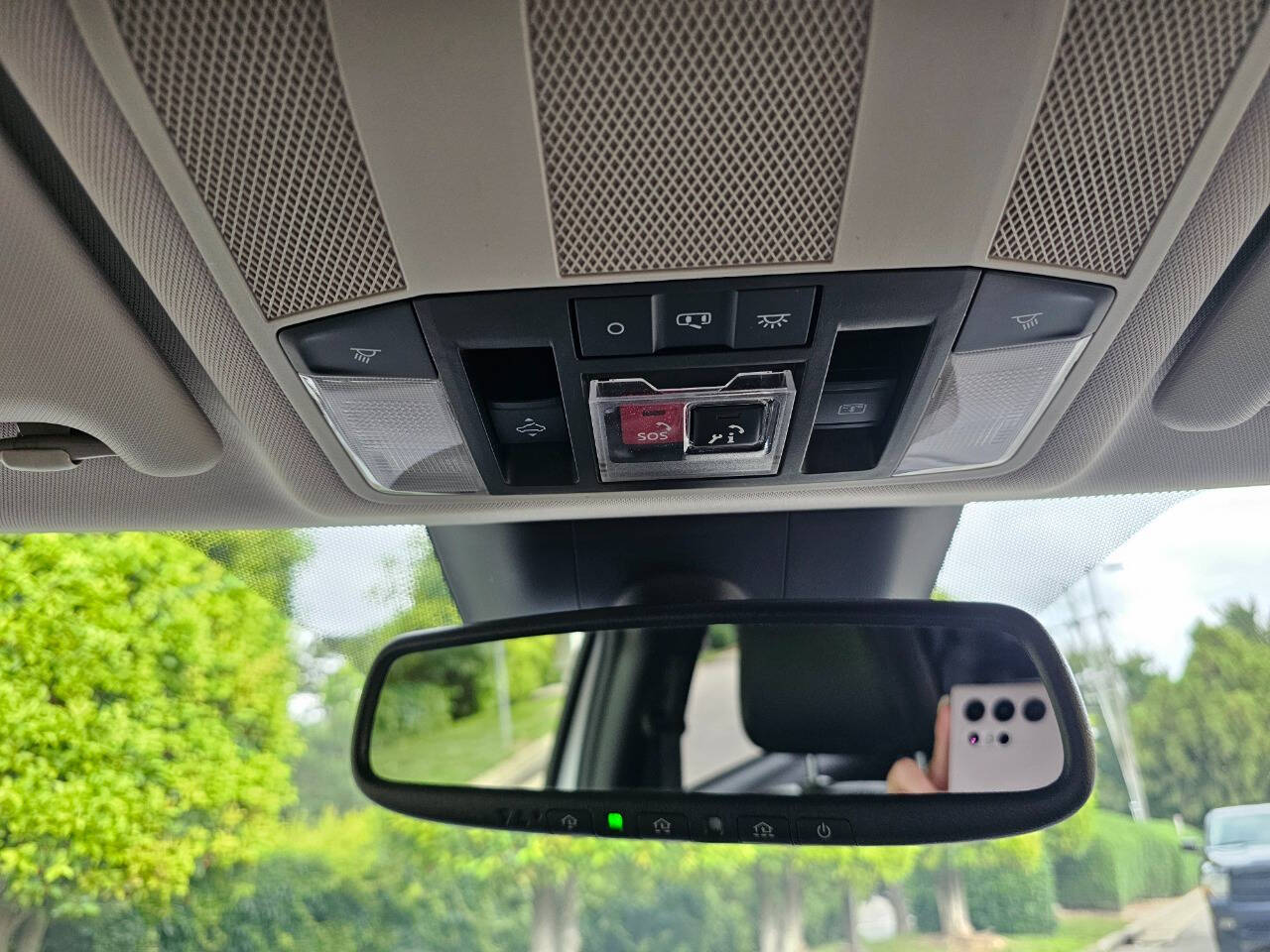 Vehicle image 25 of 38
