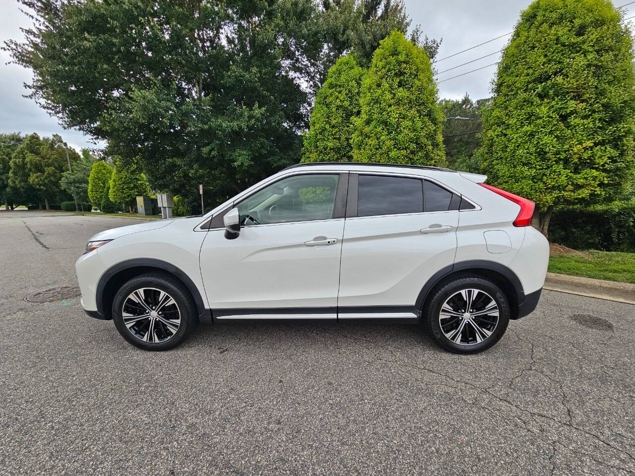 Vehicle image 8 of 38
