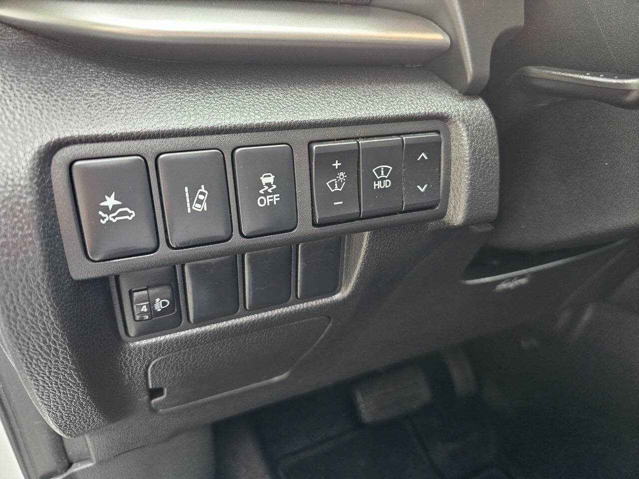 Vehicle image 14 of 38