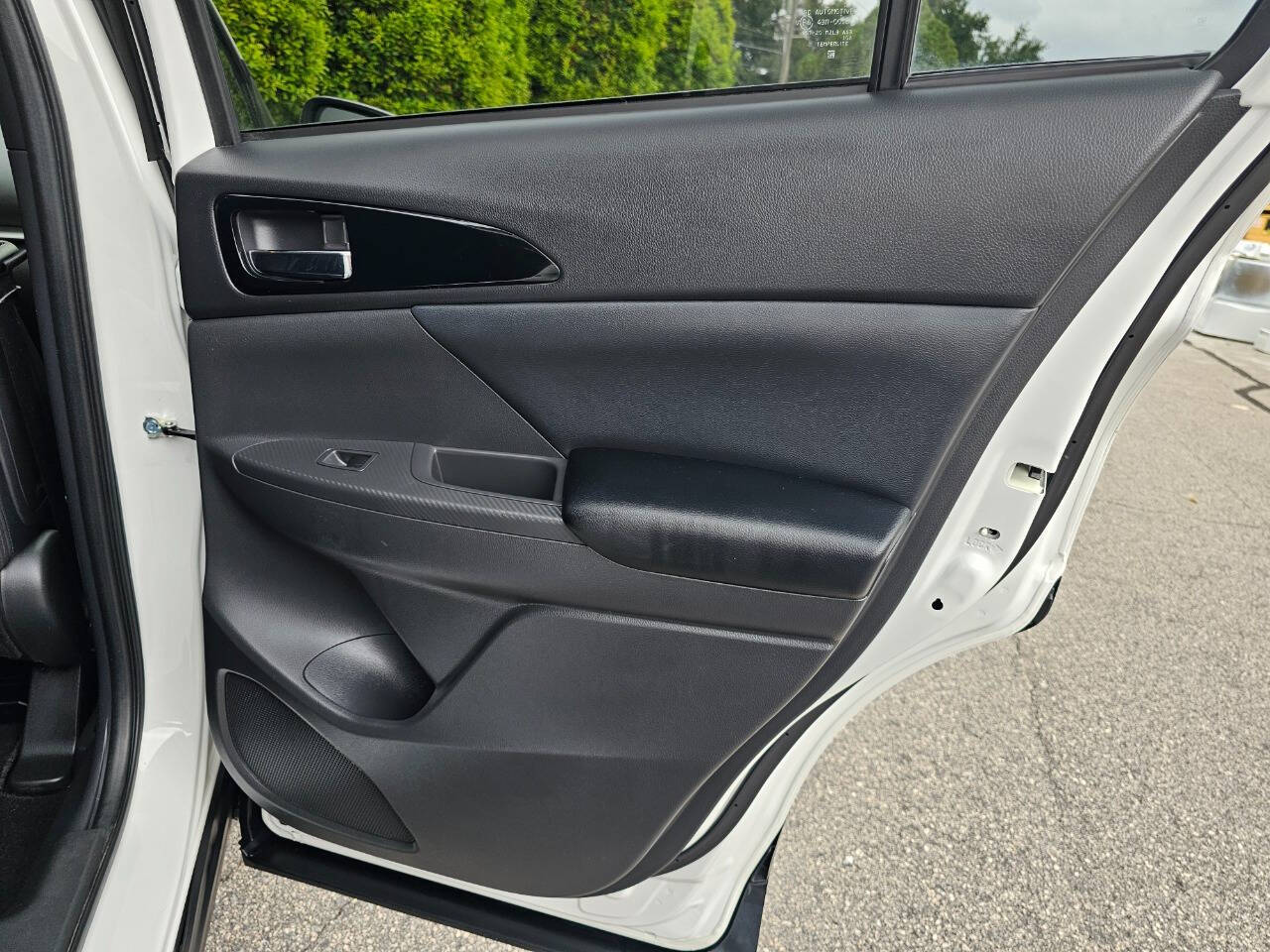Vehicle image 31 of 38