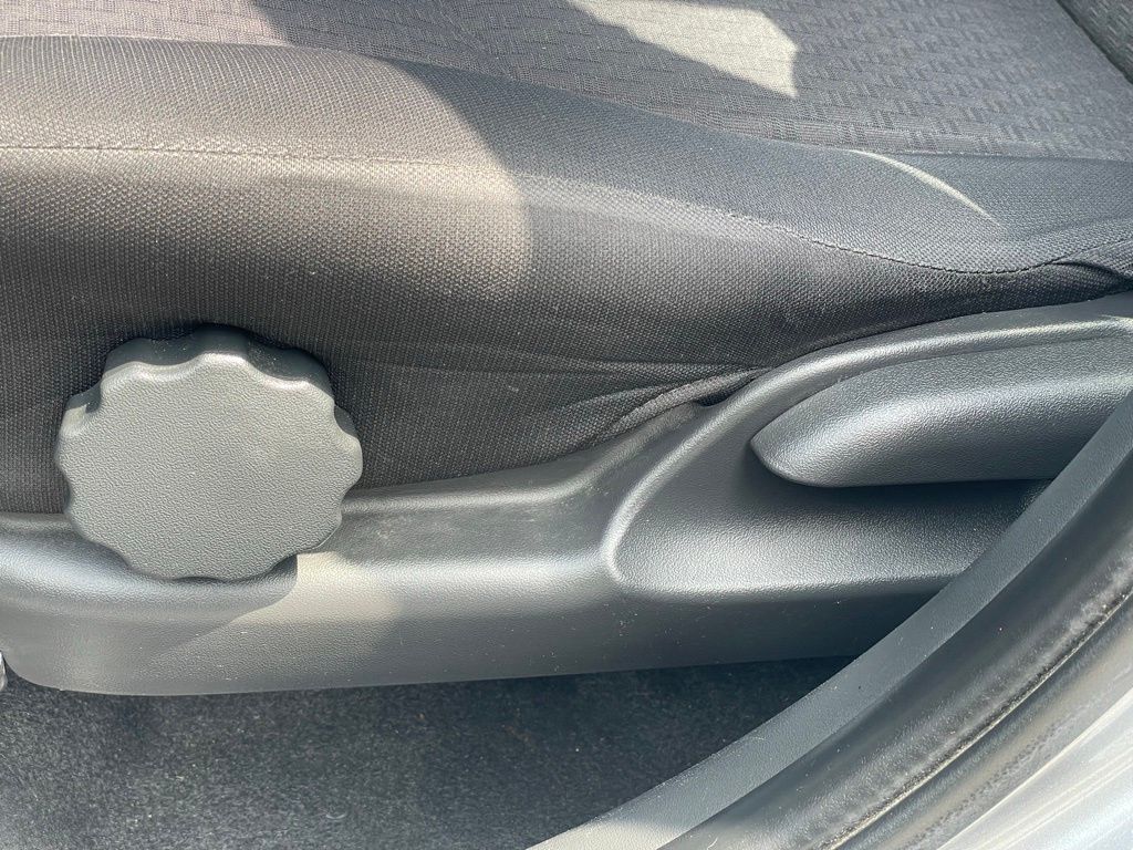 Vehicle image 12 of 32