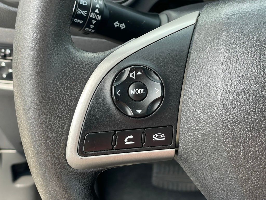Vehicle image 14 of 32