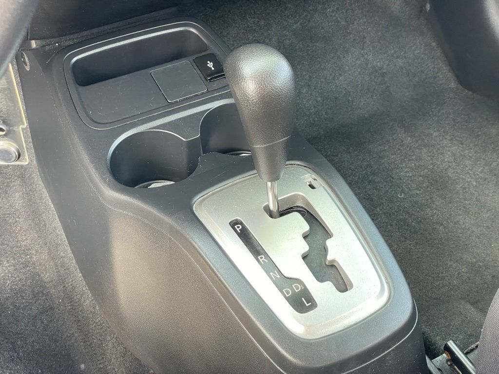 Vehicle image 20 of 32