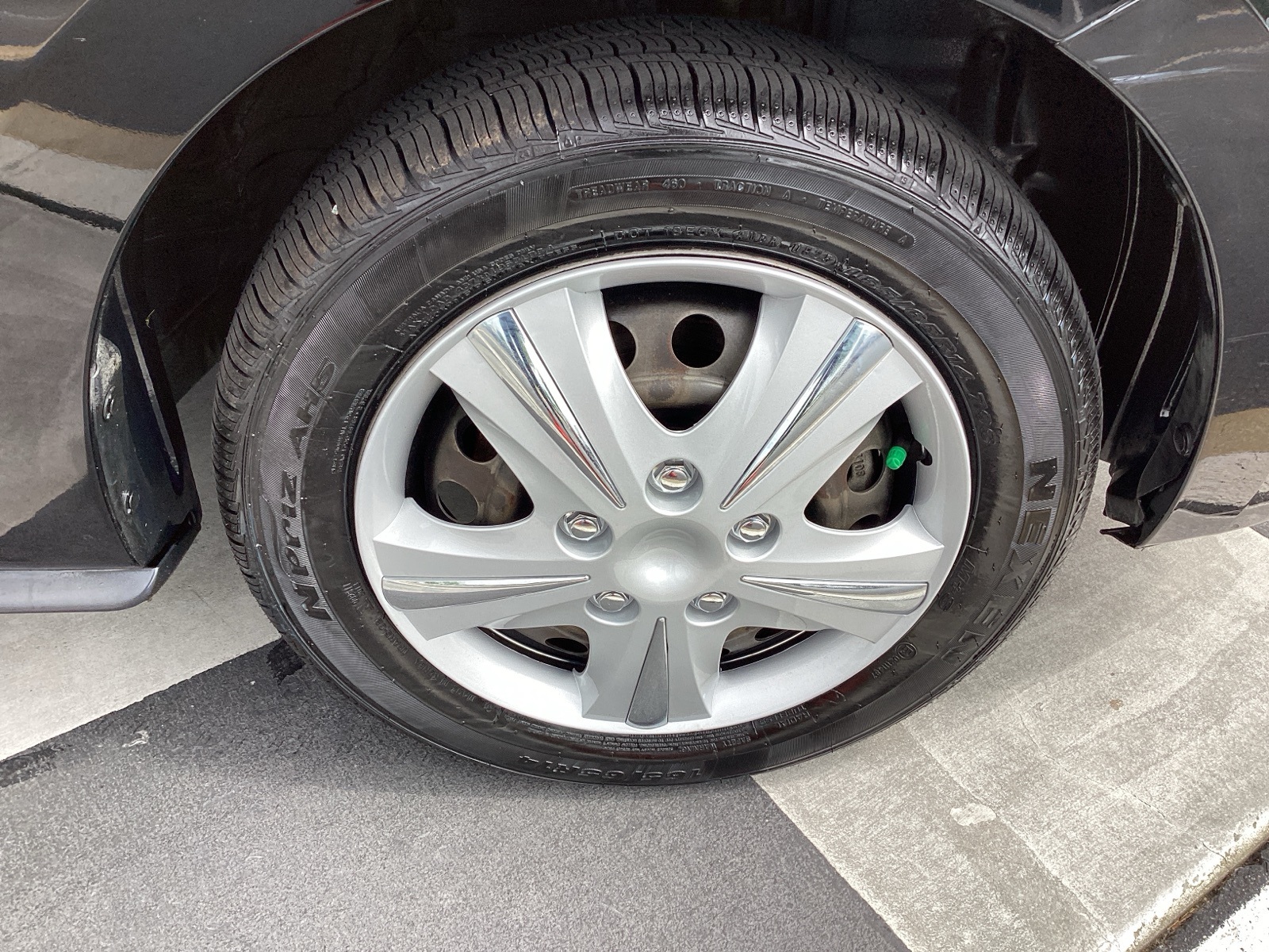 Vehicle image 8 of 33