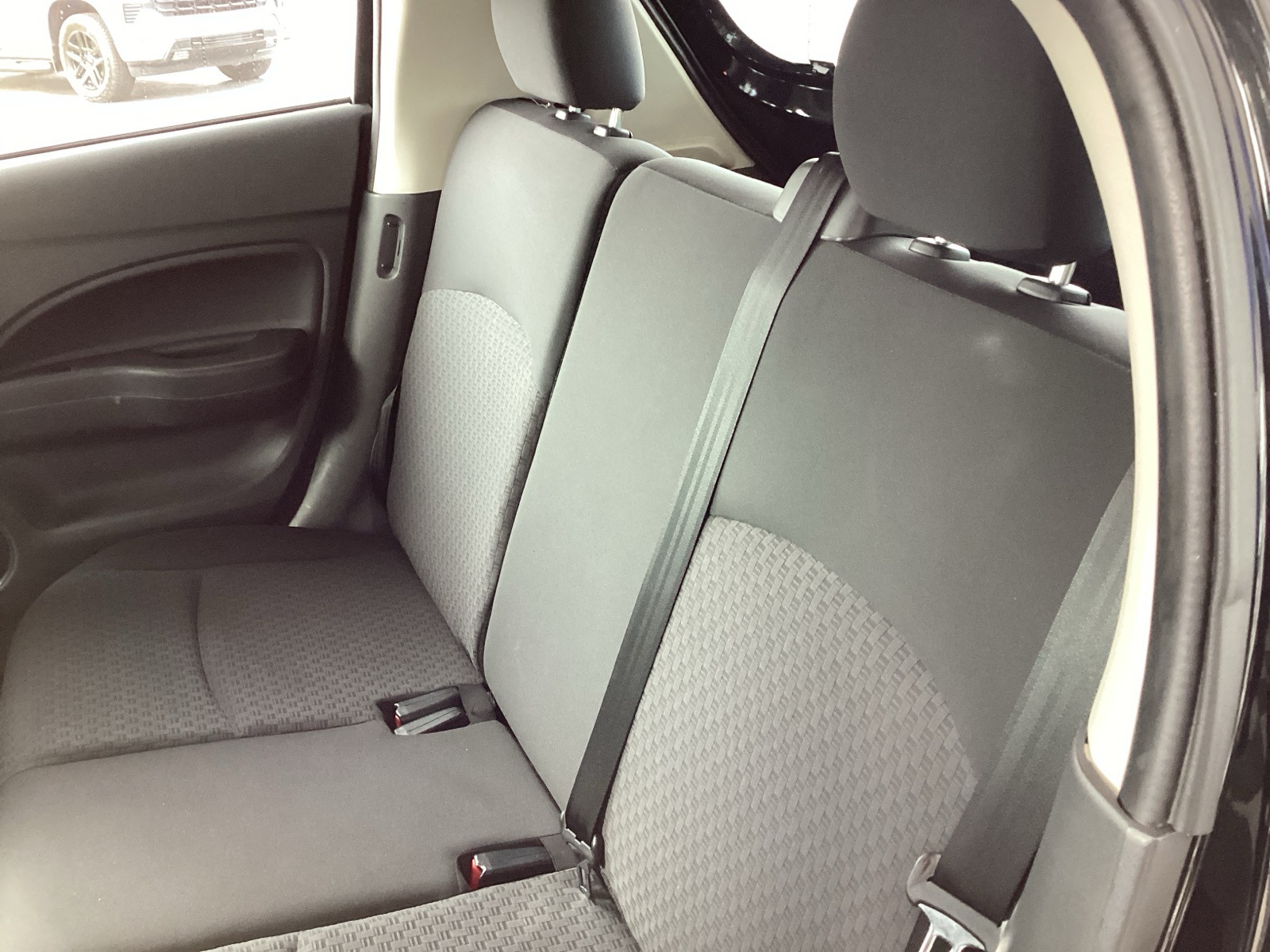 Vehicle image 10 of 33