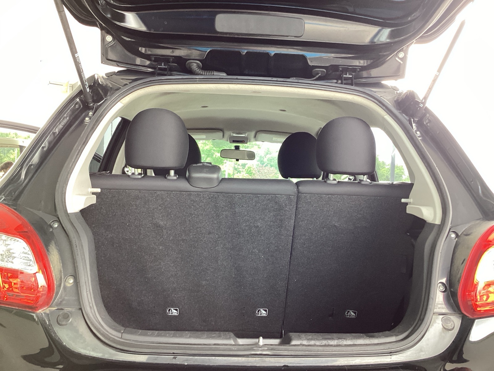 Vehicle image 9 of 33