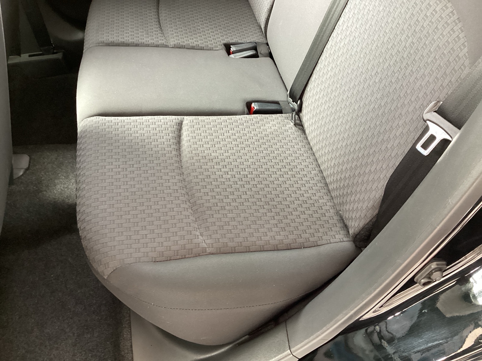 Vehicle image 28 of 33