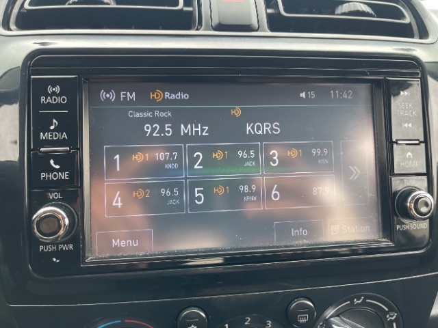 Vehicle image 21 of 25