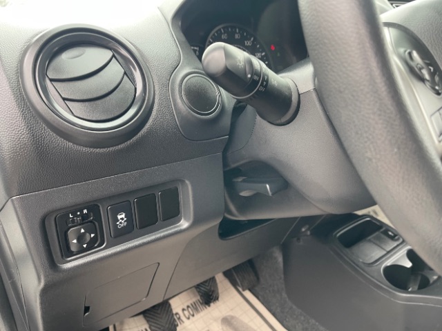 Vehicle image 19 of 25