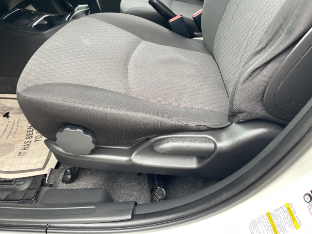 Vehicle image 18 of 25