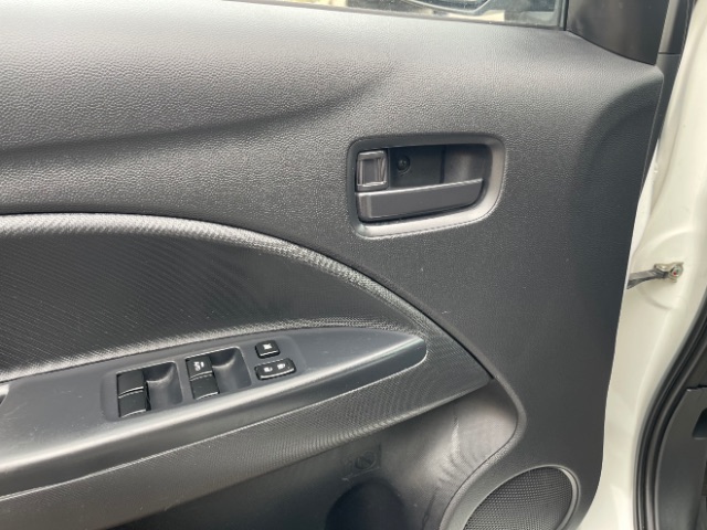 Vehicle image 17 of 25